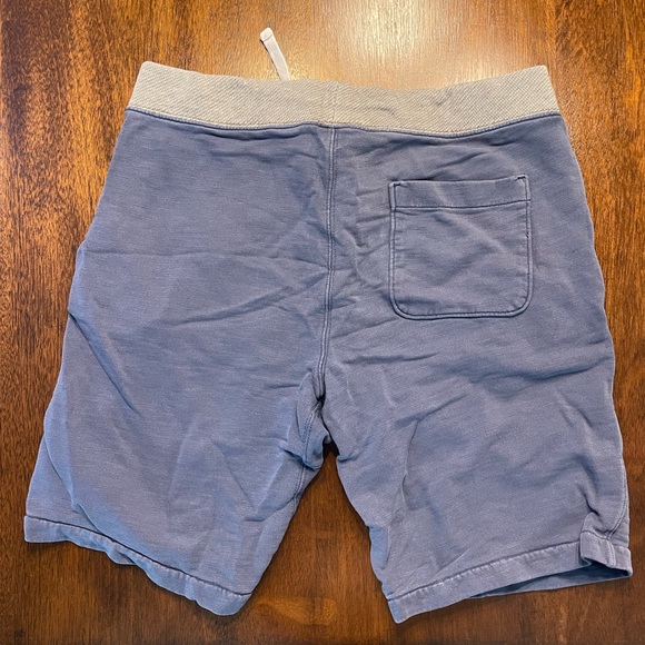 Gap Men’s shorts - Picture 2 of 2